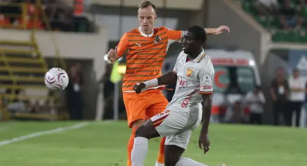 Göztepe ile Corendon Alanyaspor karşılaşması 2-2’lik beraberlikle sonuçlandı