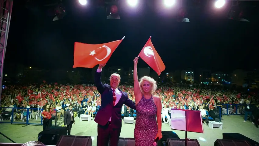 Seferihisar’da 11 Eylül coşkusu: Kutlamaların finali Niran Ünsal’la haberinin görseli