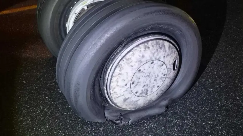 Amman-İstanbul seferini yapan yolcu uçağının iniş sonrası lastiği patladı haberinin görseli
