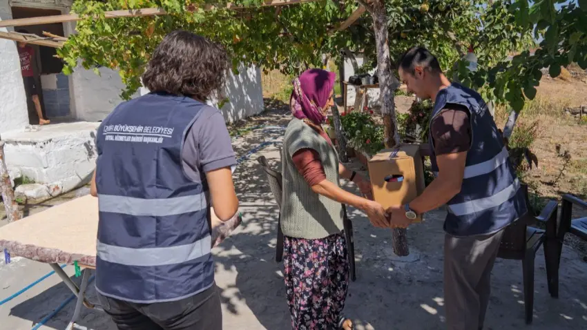Büyükşehir’den kırsalda kapı kapı sosyal destek taraması haberinin görseli