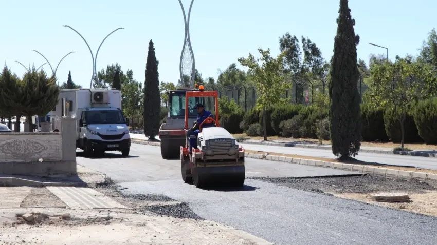 İzmir Büyükşehir Belediyesi’nden Aliağa ve Seferihisar’a çifte yol yatırımı haberinin görseli