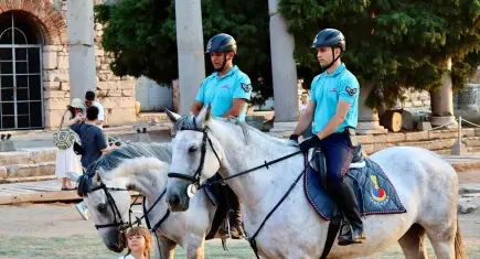 İzmir’de 12 ilçede atlı jandarma devriyesi