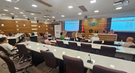 İzmir’de yurttaşlar ilçelerinin geleceği için söz sahibi oluyor