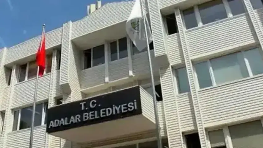 Adalar Belediye Başkan Vekili Medine Pamuk görevinden istifa etti haberinin görseli