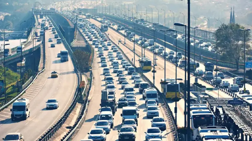 Araç sahipleri dikkat! Trafik sigortasında yeni fiyatlar cep yakıyor: 423 bin TL’ye kadar çıkıyor haberinin görseli