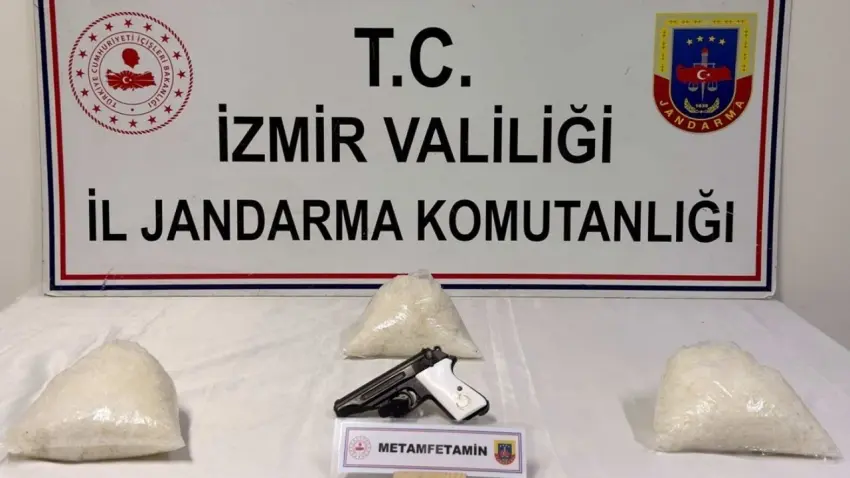 Bayındır'da narkotik operasyonu: 3 kilogram uyuşturucu ele geçirildi haberinin görseli