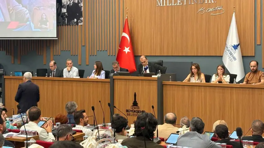 Bayraklı ve Bornova’da deprem riski taşıyan yapılara dönüşüm yolu açıldı