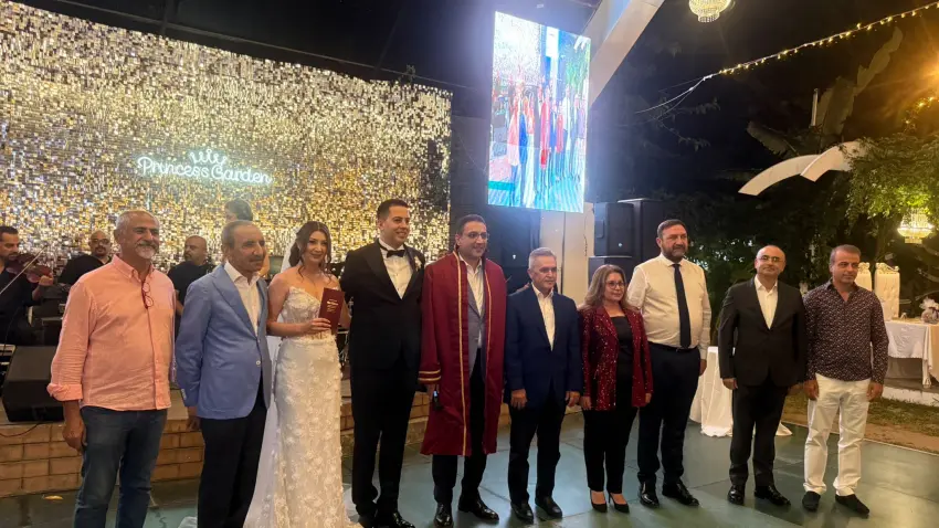 İzmir’de görkemli düğün: Güzide ve Ali Doğacan Öz dünyaevine girdi haberinin görseli