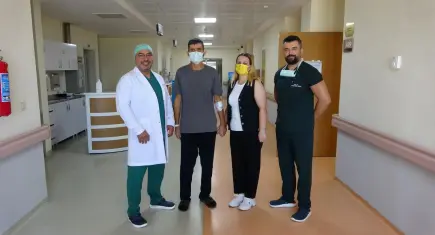 Kontrolsüz ağrı kesici böbreklerini iflas ettirdi: Eşinden gelen böbrekle hayata tutundu