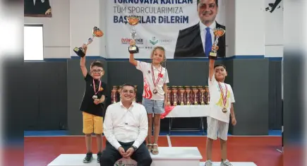 Torbalı’nın kurtuluş yıldönümünde 260 çocuk satranç başında yarıştı