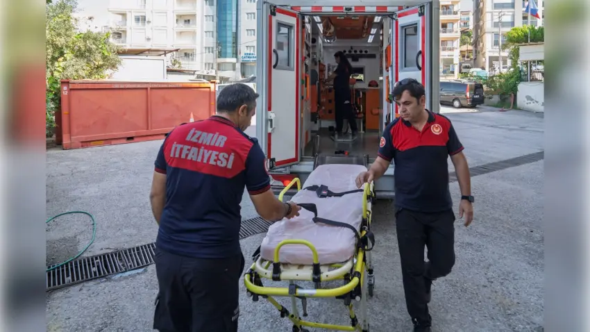 Yardım ihbarına gittiler, doğumun en özel anına tanıklık ettiler haberinin görseli