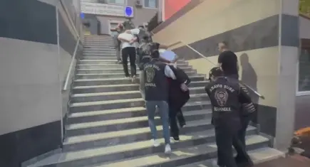 Fatih’te döviz bürosundaki silahlı kavgada 2 kişi öldü: 9 şüpheli yakalandı