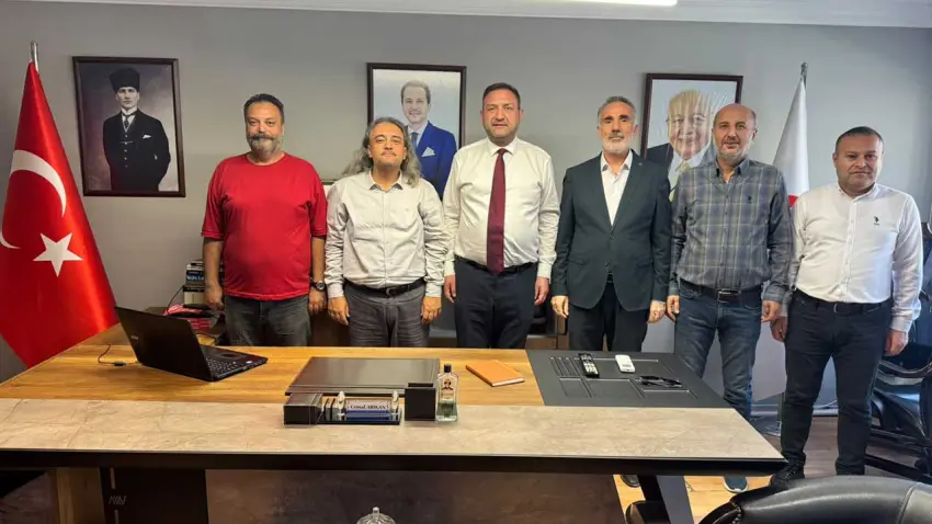 Gümrükçü’den siyasi partilere ortak akıl ziyaretleri haberinin görseli