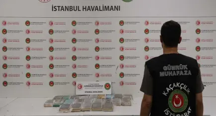 İstanbul Havalimanı'nda pilot kıyafetli uyuşturucu kuryesi operasyonu