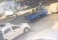 İzmir'de kamyonetin kapısı bisikletliye çarptı: 3 çocuk babası yaşam mücadelesi veriyor