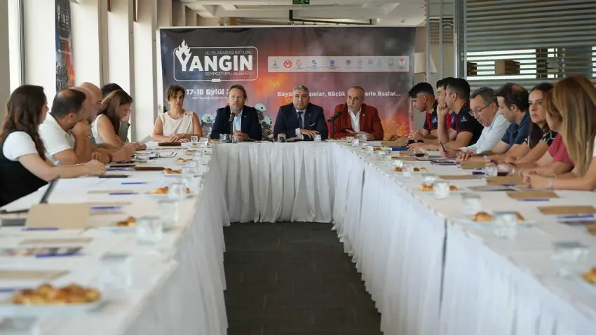 İzmir, uluslararası yangın sempozyumuna hazırlanıyor haberinin görseli