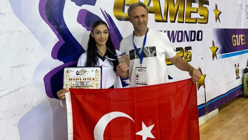 İzmirli tekvandoculardan Avrupa’da üç madalya haberinin görseli