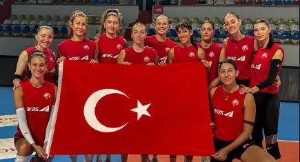 Aras Kargo'nun dostluk turnuvasında voleybolun devleri İzmir'de buluşacak