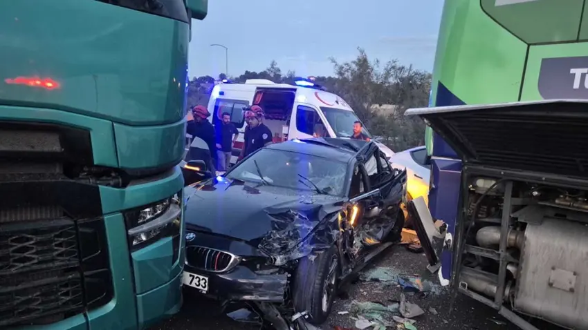 İstanbul-İzmir Otoyolu'nda can pazarı :11 yaralı haberinin görseli