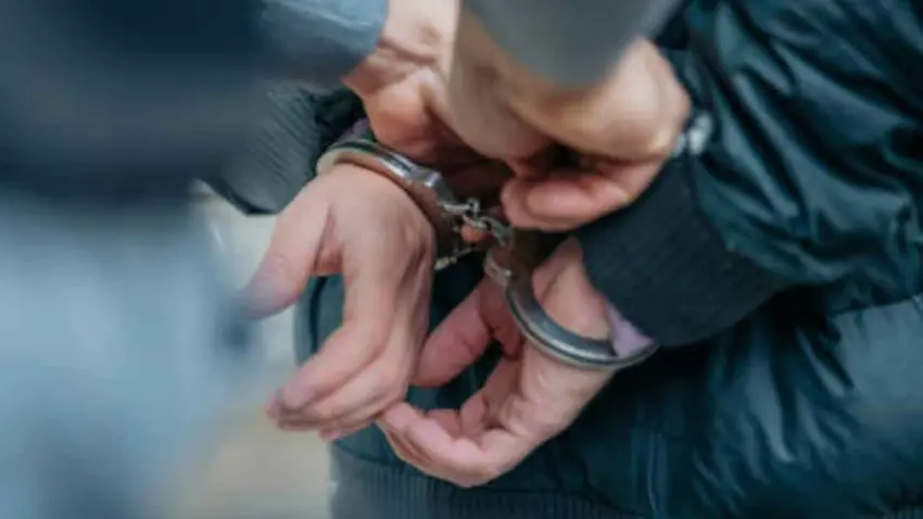 İzmir'de darp ve cinsel saldırı iddiası: 5 şüpheli tutuklandı haberinin görseli