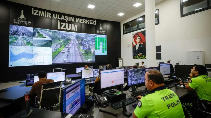 İzmir’de okul trafiği İZUM’dan anlık takip ediliyor haberinin görseli