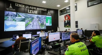 İzmir’de okul trafiği İZUM’dan anlık takip ediliyor