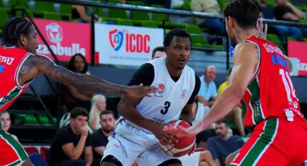 Karşıyaka özel maçta Petkimspor'a mağlup