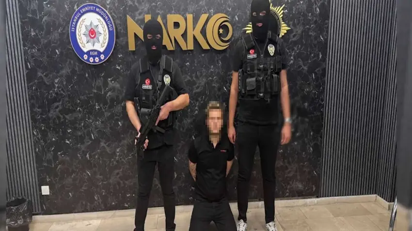 Kırmızı bültenle aranan uyuşturucu kaçakçısı İstanbul'da yakalandı haberinin görseli