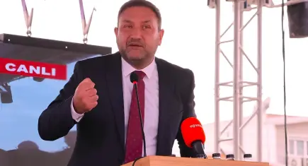 CHP İzmir İl Başkanı Utku Gümrükçü’den siyasette makam taşınamaz reformu: Seçim sandığı emanettir, makam kişisel mülk değildir!