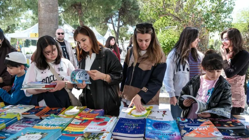 İzmir’de kitap şöleni başlıyor: İZKİTAP 19 Eylül’de kapılarını açılıyor