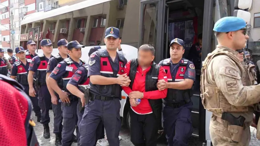 Kocaeli merkezli 'İkizler' suç örgütünde 2. dalga: 12 şüpheli adliyede haberinin görseli