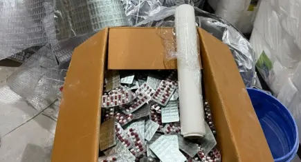 Mersin'de plastik tesisine uyuşturucu baskını