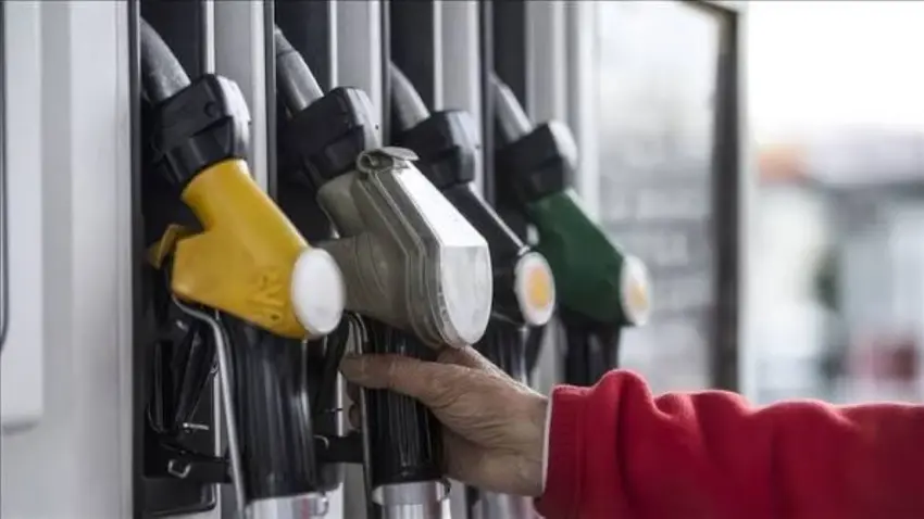 Motorin 100 lirayı aştı: Üç günde 11 lira 37 kuruş zam haberinin görseli