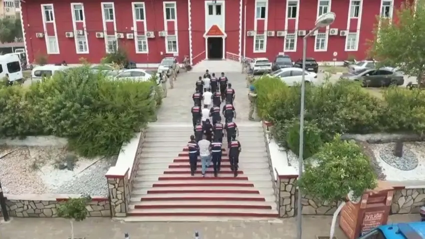 Aydın merkezli 3 ilde dolandırıcılık operasyonu: 6 tutuklama haberinin görseli