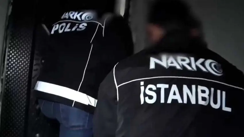 Ünlülere uyuşturucu operasyonu:Aras Bulut İynemli, Melis Sezen ve Sefo dahil çok sayıda ünlüye gözaltı haberinin görseli