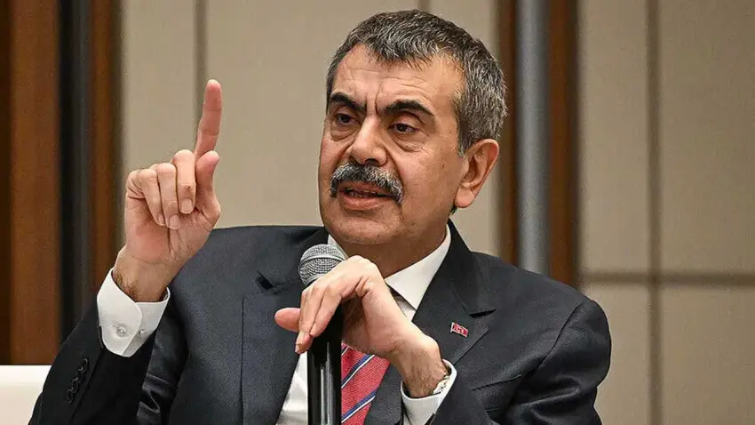 Bakan Tekin: Öğretmenler için önlüğü tercih ettik haberinin görseli