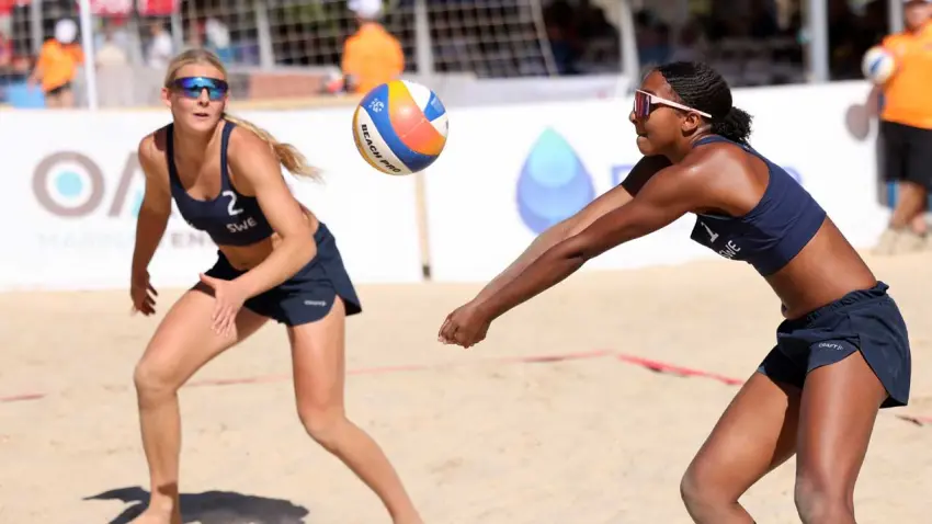 Foça’da U18 Avrupa Plaj Voleybolu Şampiyonası’nda heyecan sürüyor haberinin görseli