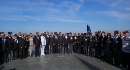 İzmir'de Gaziler Günü için tören düzenlendi