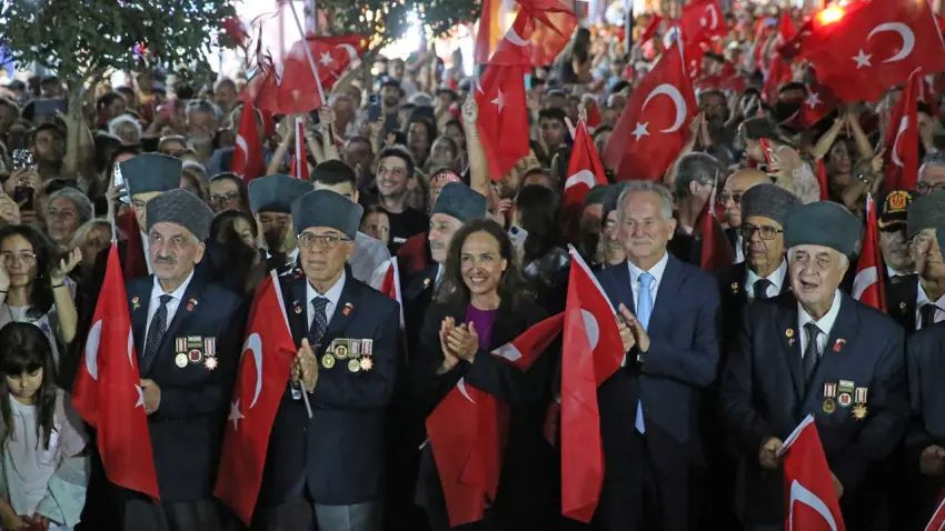 Karşıyaka’da gaziler için anlamlı yürüyüş haberinin görseli