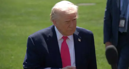 Trump'tan CNN, MS NOW ve Politico'ya Beyaz Saray yasağı