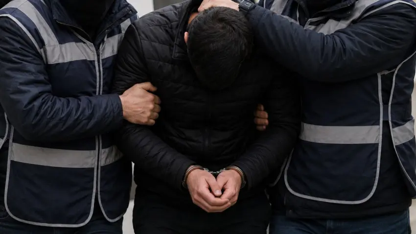 Alihan Kuriş soruşturmasında 29 gözaltı kararı, 23 şirkete kayyım haberinin görseli
