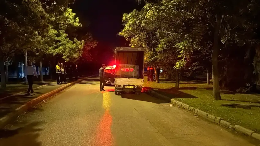 Eskişehir’de hareket halindeki kamyonetten atlayan kadın ağır yaralandı haberinin görseli