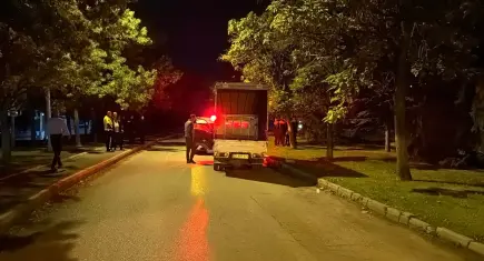 Eskişehir’de hareket halindeki kamyonetten atlayan kadın ağır yaralandı