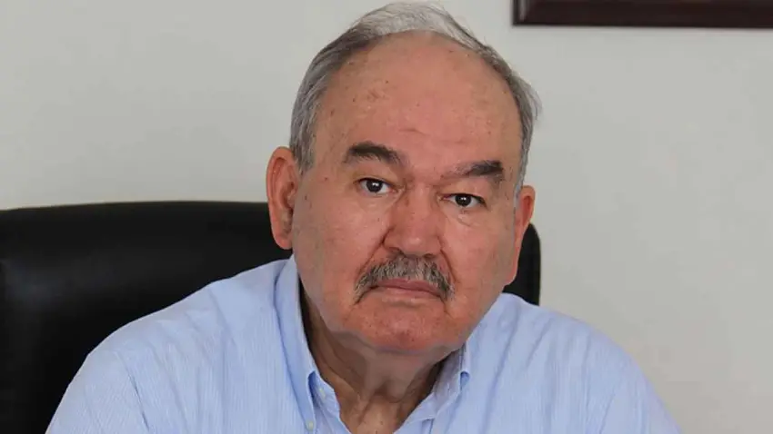 İzmir'in eski başkanlarından Burhan Özfatura yoğun bakımda haberinin görseli