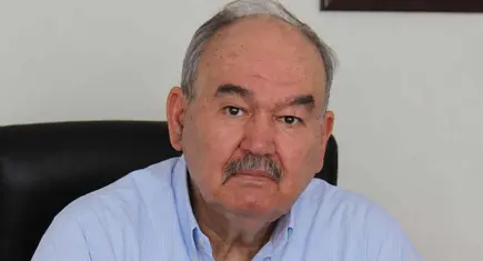 İzmir'in eski başkanlarından Burhan Özfatura yoğun bakımda