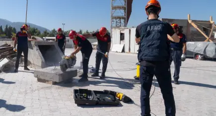 İzmir İtfaiyesi ağır arama kurtarmada kapasitesini güçlendiriyor