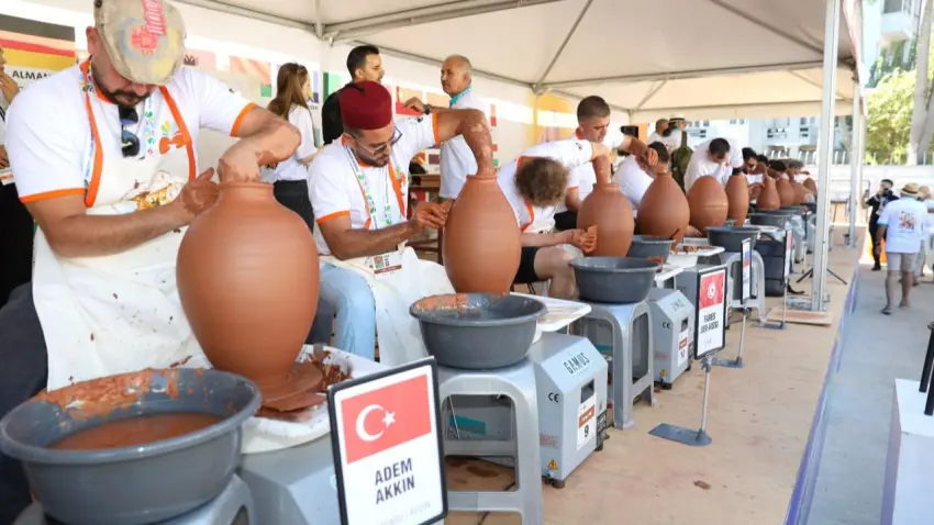 Menemen Çömlek Festivali’nde sanat ve müzik buluştu haberinin görseli