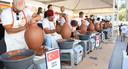 Menemen Çömlek Festivali’nde sanat ve müzik buluştu