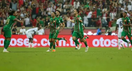 Süper Lig'de liderlik koltuğu değişti: Amedspor Beşiktaş'ı 3-2 yendi