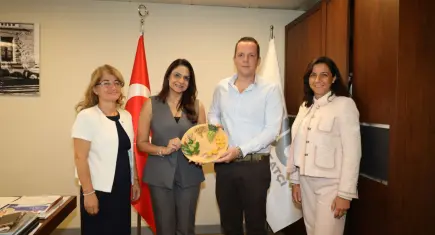 Türk kuru meyve sektöründen Hindistan’a ticaret köprüsü